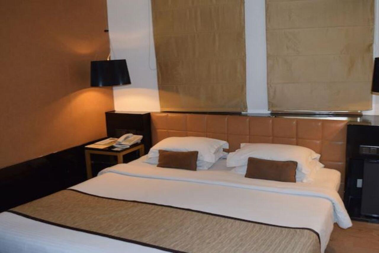 Hotel Palace Heights New Delhi Exterior photo