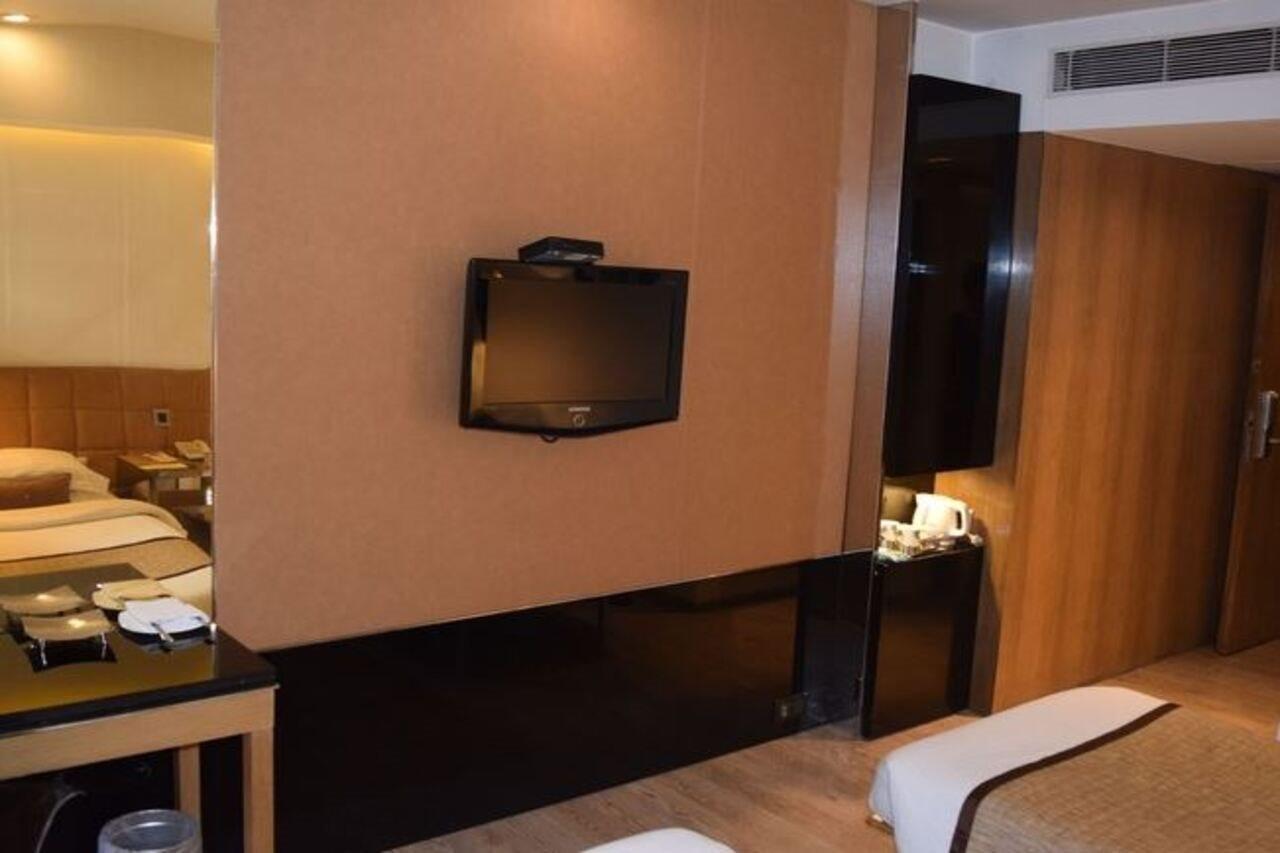 Hotel Palace Heights New Delhi Exterior photo