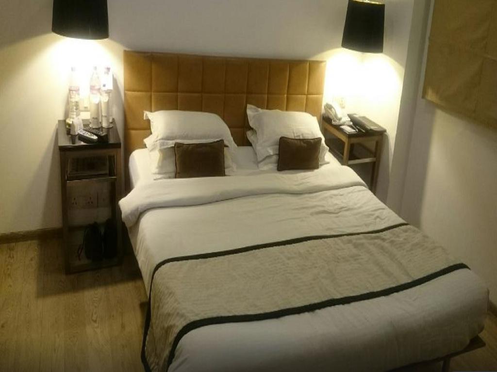 Hotel Palace Heights New Delhi Exterior photo