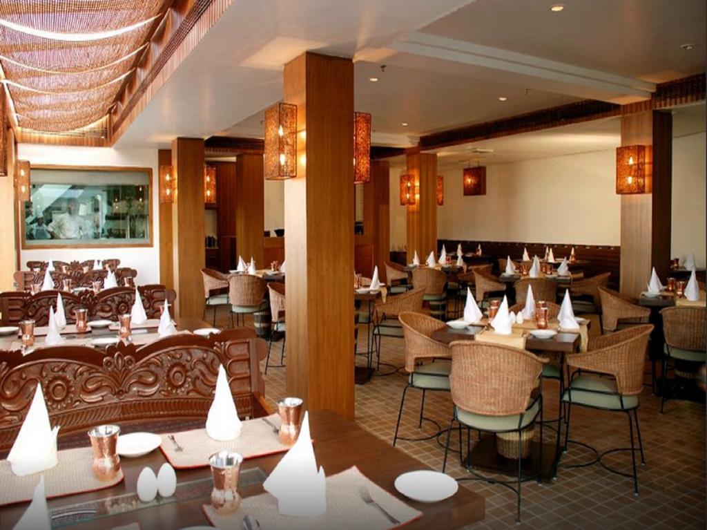 Hotel Palace Heights New Delhi Exterior photo