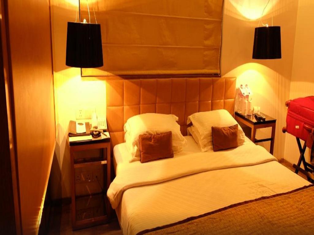 Hotel Palace Heights New Delhi Exterior photo