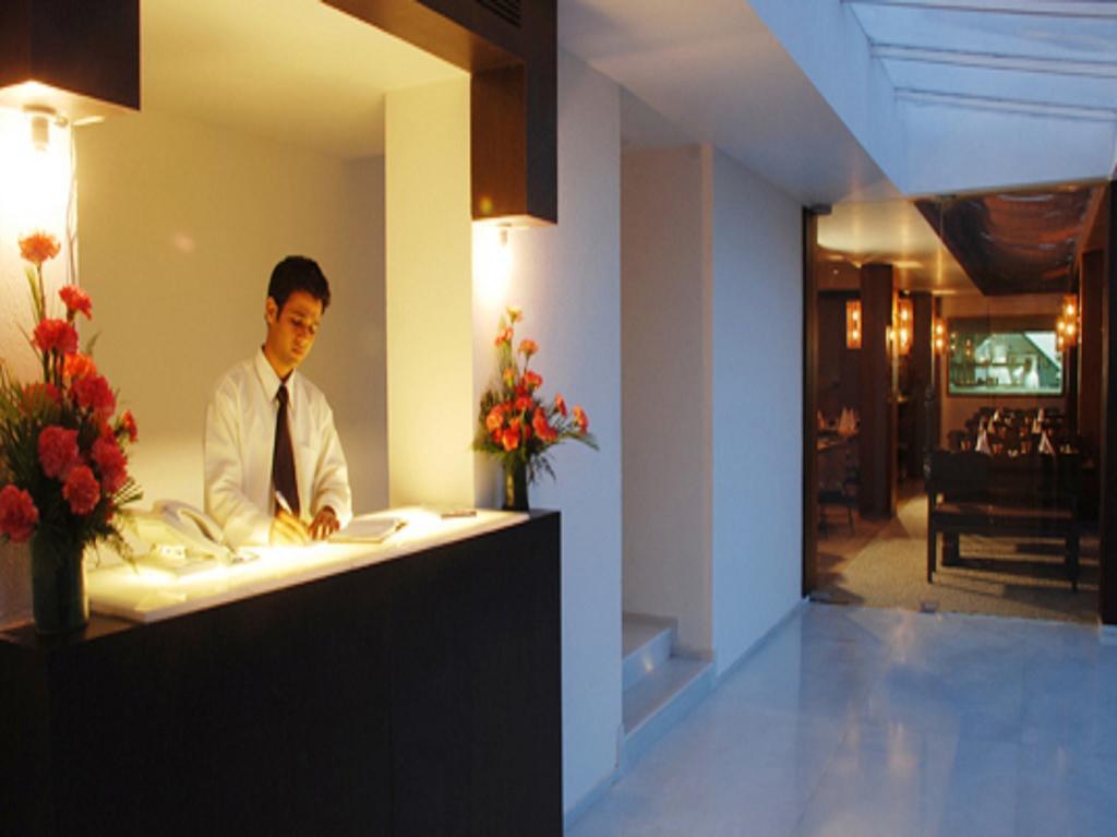 Hotel Palace Heights New Delhi Exterior photo