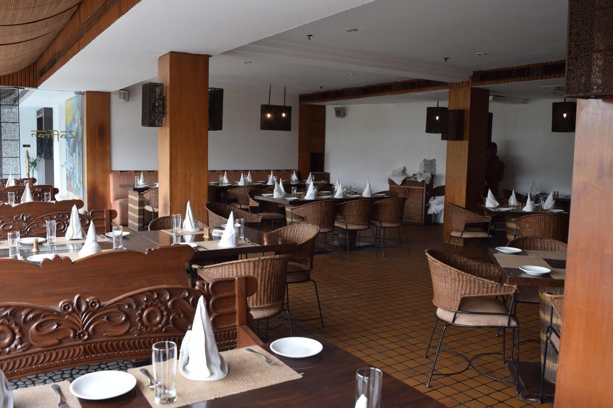 Hotel Palace Heights New Delhi Exterior photo