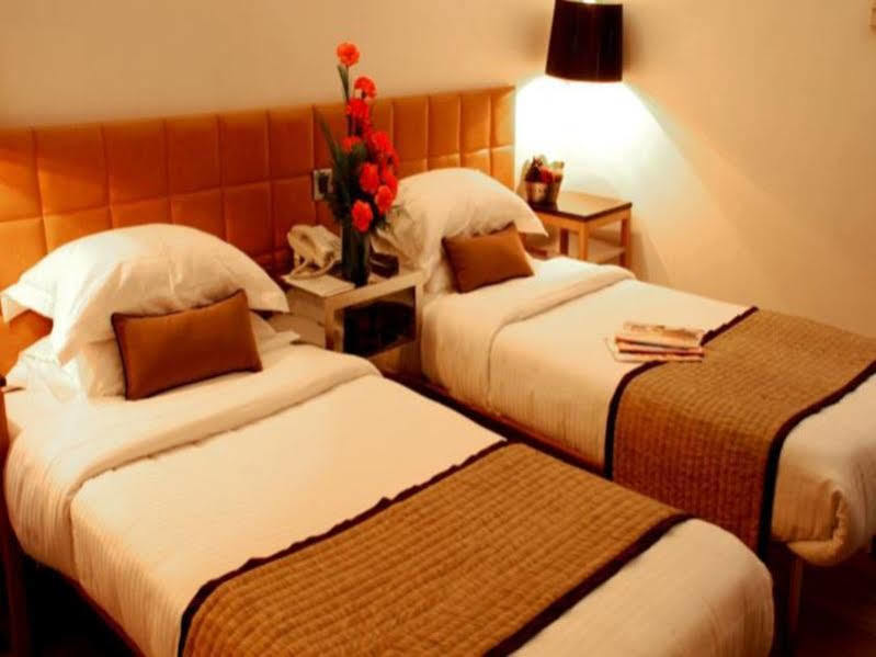 Hotel Palace Heights New Delhi Exterior photo