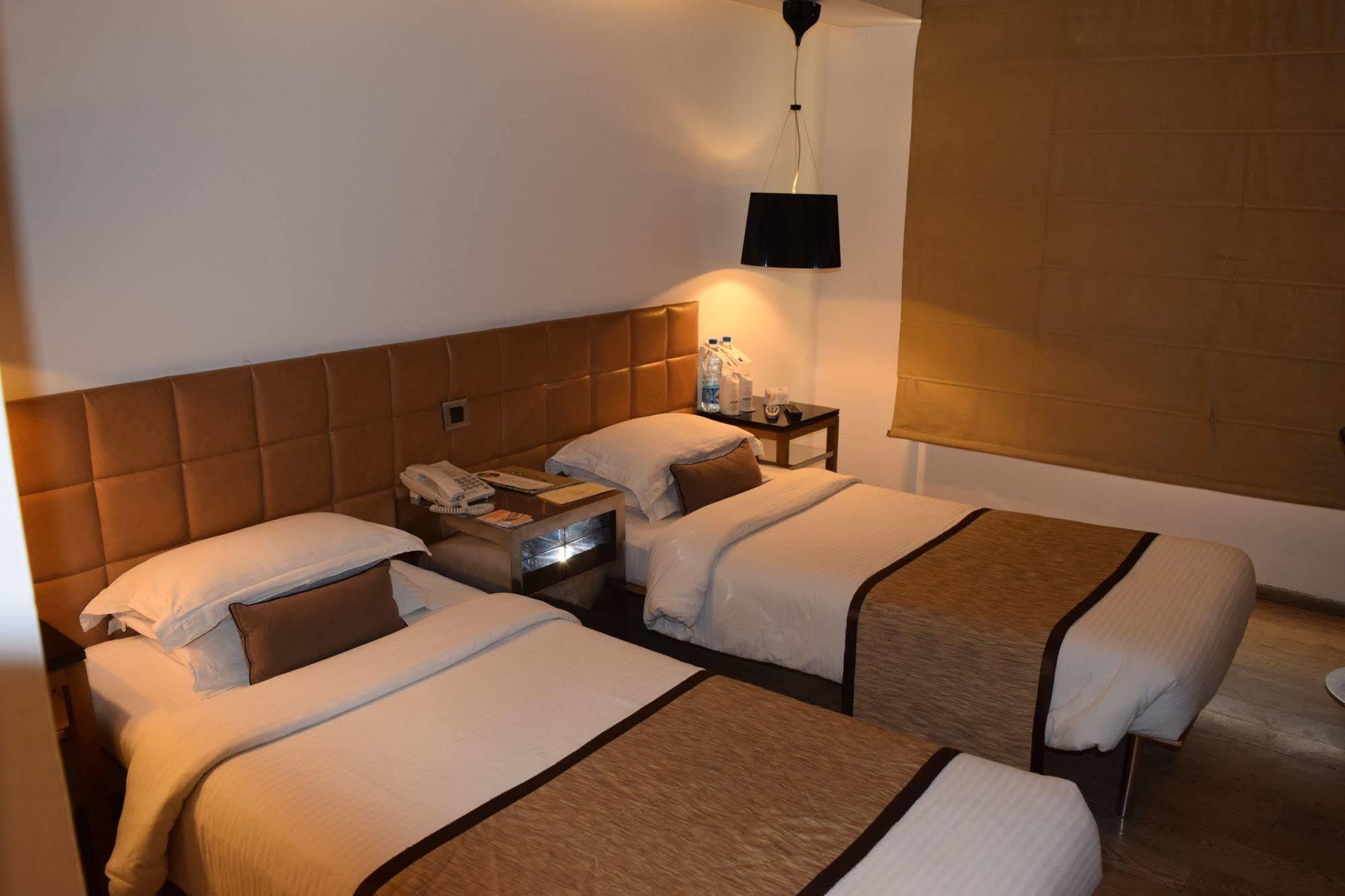 Hotel Palace Heights New Delhi Exterior photo