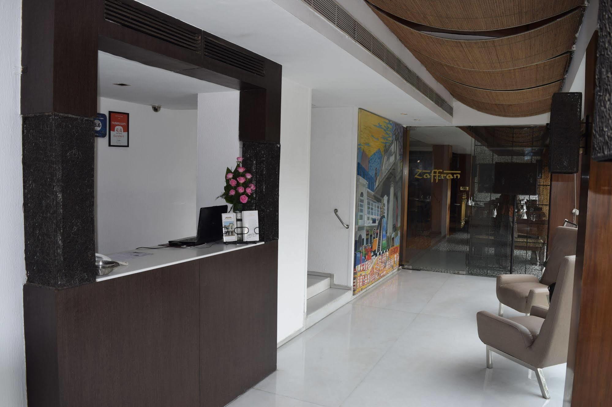 Hotel Palace Heights New Delhi Exterior photo